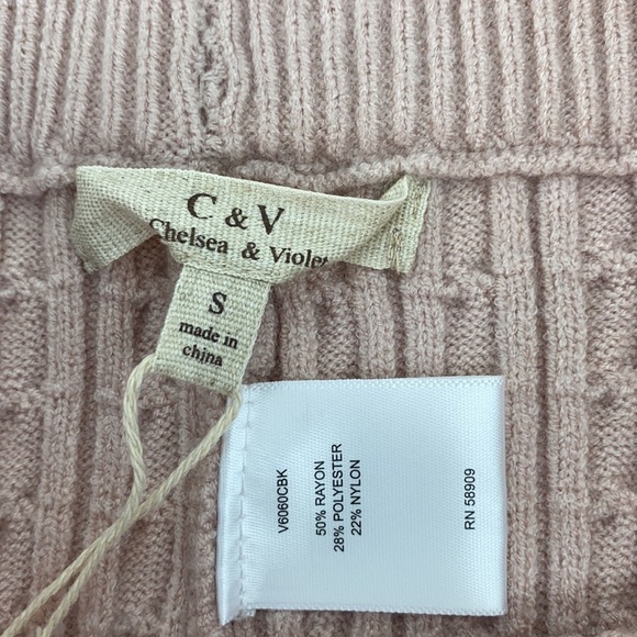 Chelsea & Violet - NWT Creme Soft Pink Knit Shorts Size Small - Picture 5 of 8